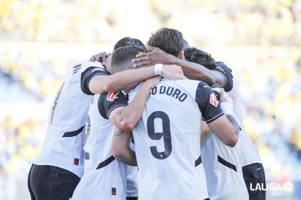 El Valencia CF logra la permanencia 'virtual' en Gran Canaria