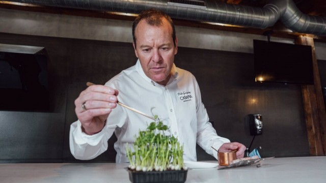 El chef Pablo González inaugura el 'Living Lab', un invernadero pionero en sostenibilidad vegetal