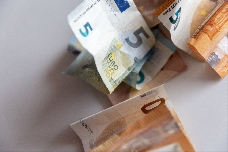 El INE revisa al alza el crecimiento económico de 2024, hasta el 3,5%, y rebaja el de 2023 al 2,5%