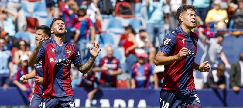 Cabello será baja en Elche, adonde el Levante viajará con cinco apercibidos