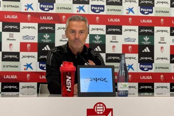Fran Escribá dice que el Levante “corre muy bien y es muy peligroso”