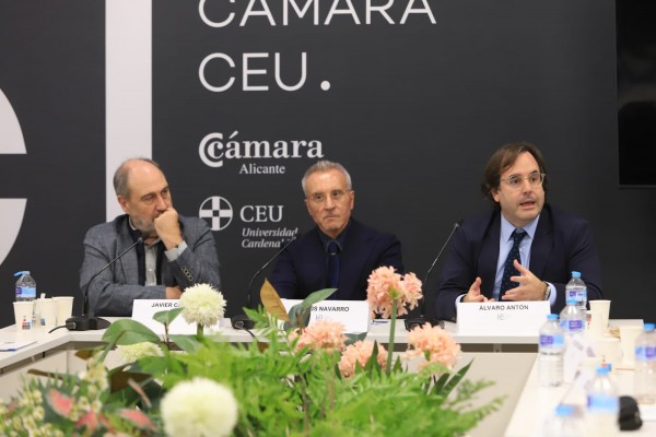 La adopción ética y gradual de la IA, clave para la competitividad de las empresas alicantinas