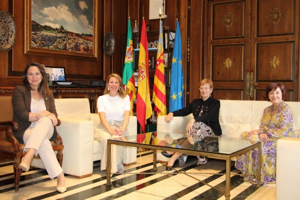 Castelló muestra su compromiso en la lucha contra el cáncer