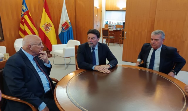 Barcala exige que el Gobierno endurezca las condiciones en la opa del BBVA sobre el Sabadell 