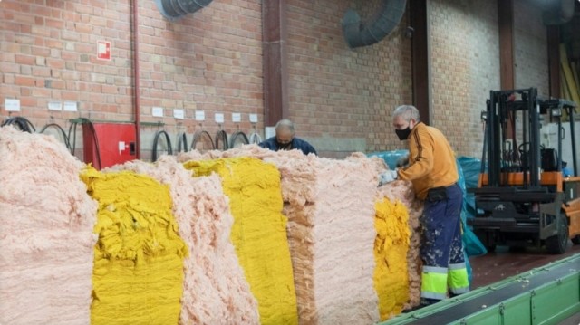 La textil de Banyeres Belda Llorens retira el ERE de extinción planteado para sus 103 trabajadores
