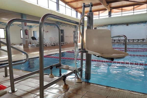 Almassora adjudicará este mes los contratos para modernizar la piscina cubierta; solo reubicará a los usuarios del gimnasio