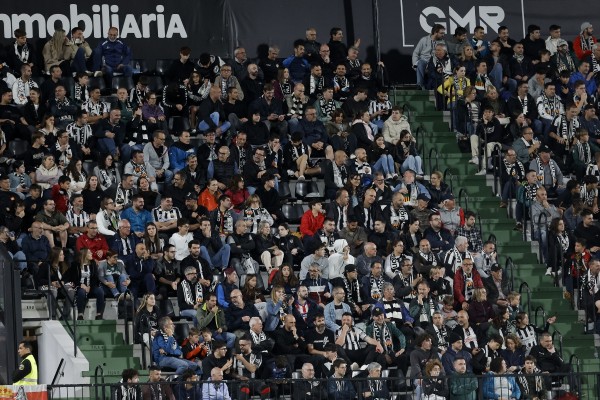 A punto del lleno en Castalia: apenas quedan 800 entradas para el partido clave ante el Eldense