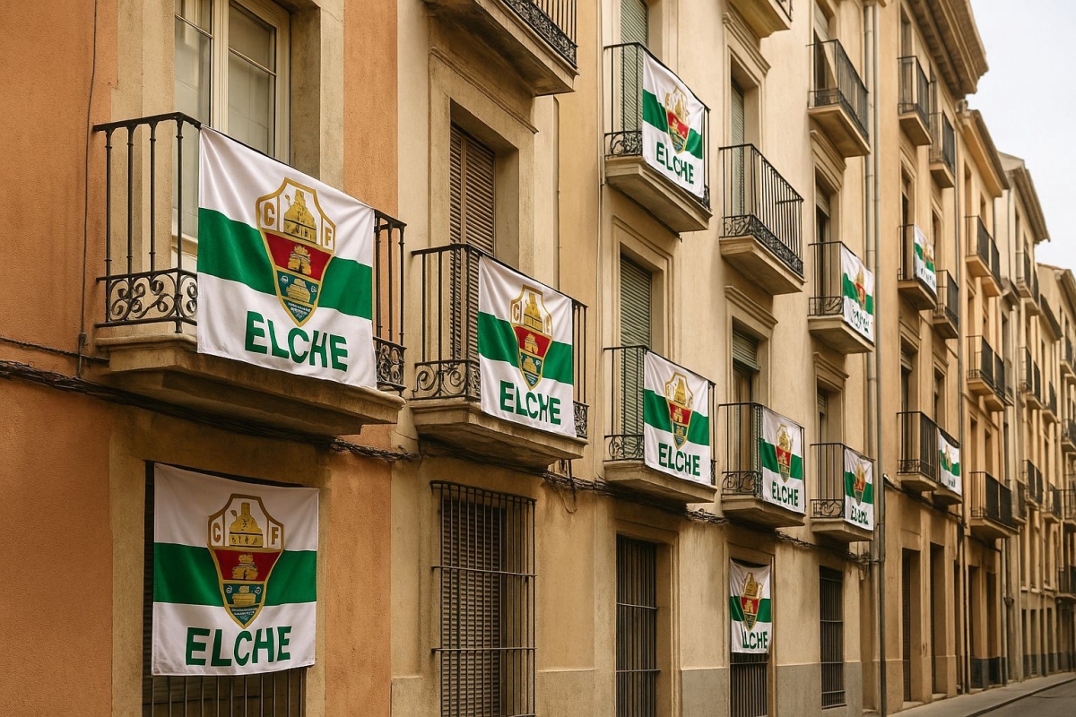 Iniciativa de la PFElx para engalanar balcones