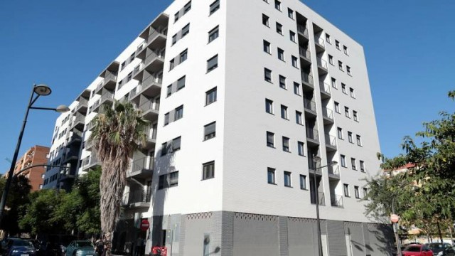 El Consell pide que las 2.712 viviendas de la Sareb en la Comunitat se saquen al mercado