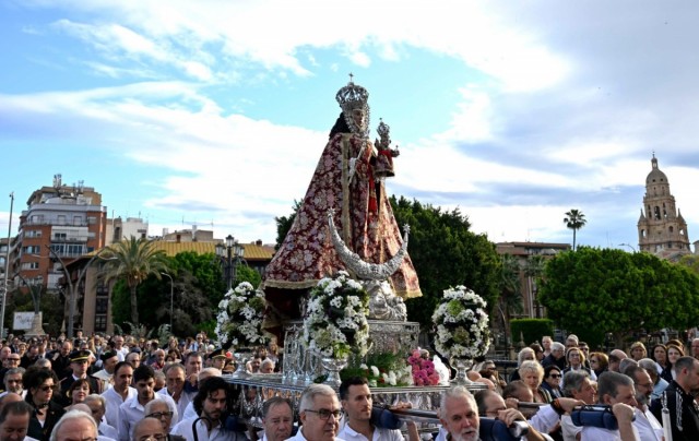 La Virgen de la Fuensanta regresa a su santuario 