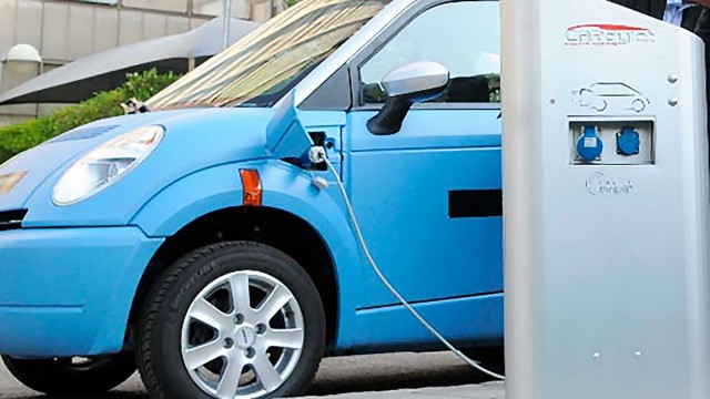 Sagunto saca a licitación la instalación y explotación de 24 postes dobles de recarga de vehículos eléctricos