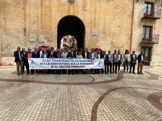 Elche se conjura contra el decreto del Tajo-Segura, afectaría a 15.000 regantes desde 2027