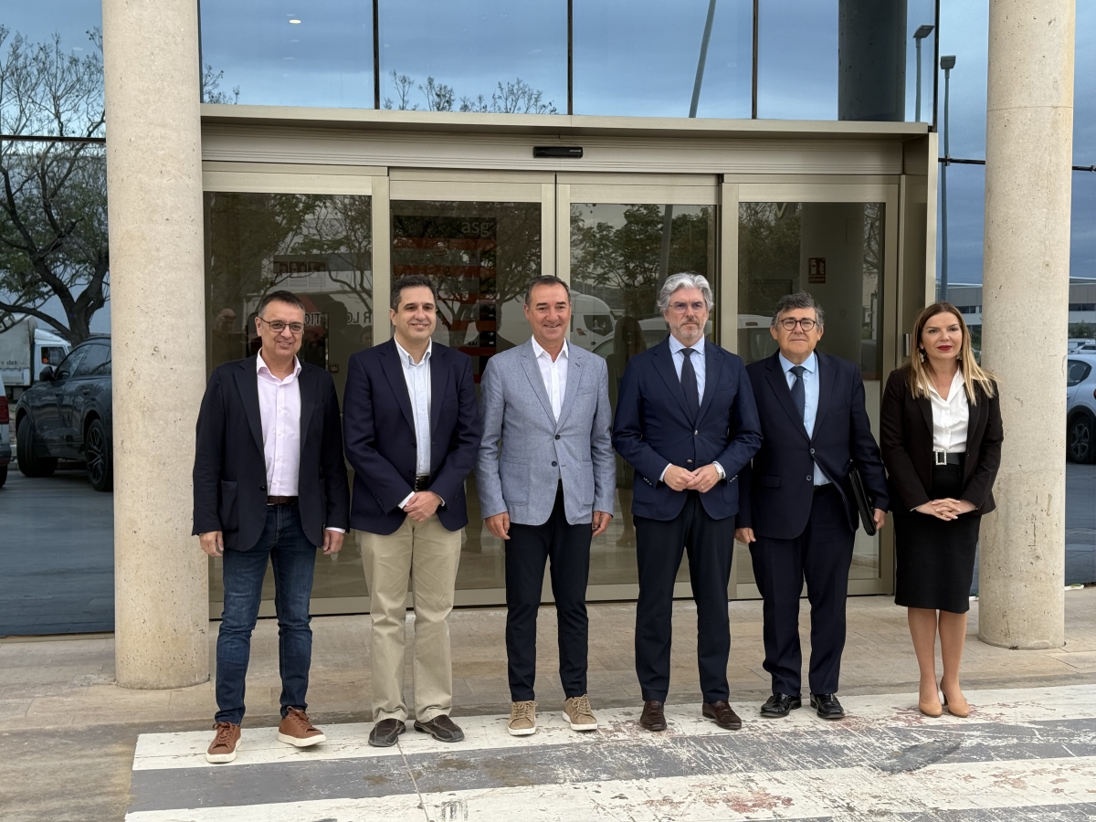 Los empresarios de Riba-roja conocen las ayudas del Plan Ara Empreses para afrontar los daños de la Dana
