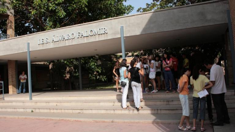 La Ampa del IES Falomir de Almassora denuncia que Educación no cubre la plaza de una baja por paternidad