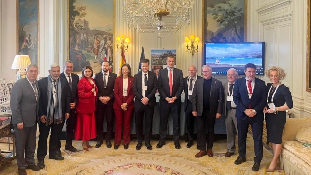 Benidorm expone en Londres su modelo sostenible ante touroperadores británicos de la mano de Turespaña 