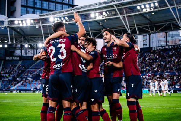 Este es el posible once del Levante en Los Cármenes