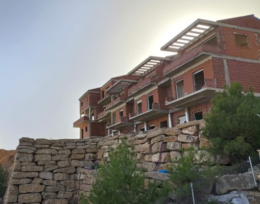 Una promotora retoma un complejo residencial de La Nucía frustrado durante la crisis del ladrillo