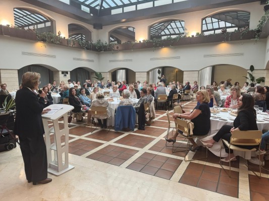 Castelló se vuelca con la solidaridad en la chocolatada de Manos Unidas para financiar clínicas móviles en Calcuta