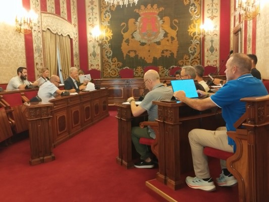 Alicante aprueba el refuerzo de guardias de los bomberos con una partida de 160.000 euros