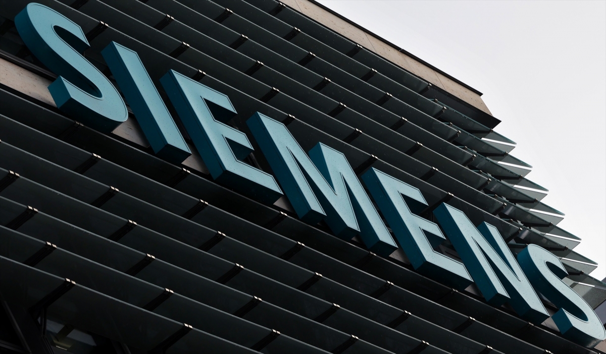 Siemens Energy gana un 61% menos en su primer semestre fiscal por atípicos, pero mejora previsiones