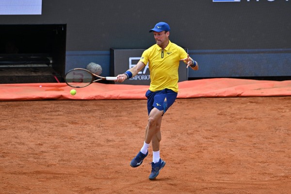 Roberto Bautista atropella a Matteo Arnaldi en Roma y se cita con Tommy Paul en segunda ronda.