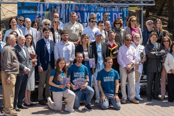 El espectáculo 'El viaje de Moby Dick' recorrerá el centro de Cartagena en una 'Noche de los Museos' con 200 actividades y más de 2.000 plazas