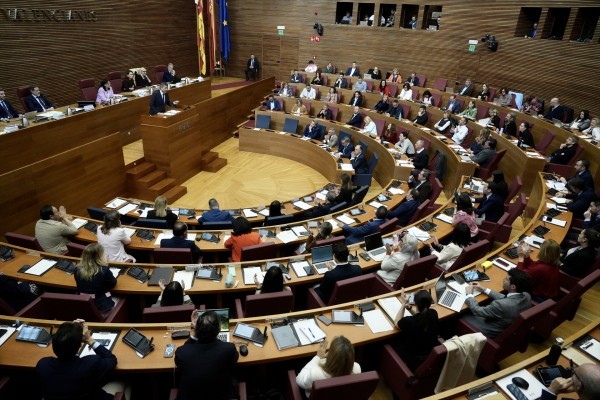 PP y Vox acuerdan bonificar impuestos a las nucleares y limitar subvenciones a extranjeros