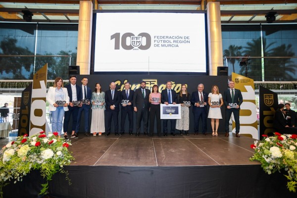  La FFRM cierra su Centenario reconociendo a Camacho, Sánchez Martínez y Eva Navarro