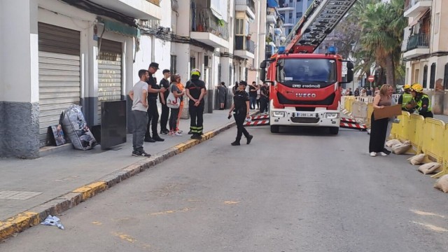 El Ayuntamiento de Elche asume el coste de la demolición del bloque 8 del barrio de San Antón