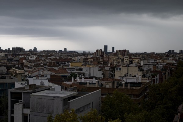 La tormenta rebaja su fuerza tras dejar intensas granizadas por el interior de Valencia