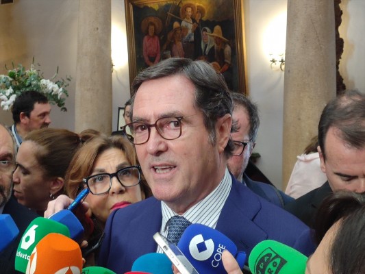 Garamendi insta a perseguir la economía sumergida, que ronda el 25% en España