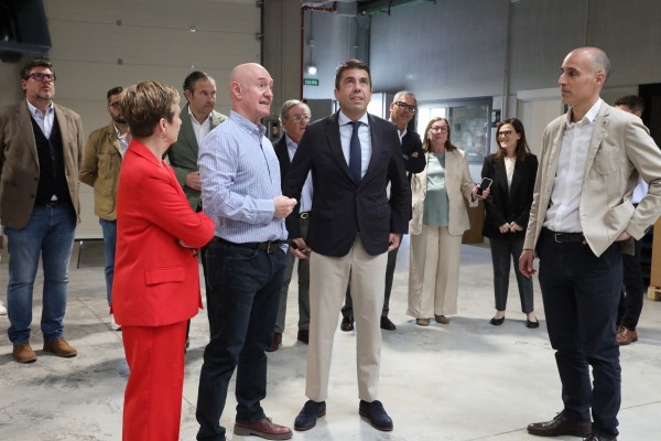 Mazón aprovecha la visita a Xixona para anunciar la instalación de las empresas López Mira SL y Progelcone 