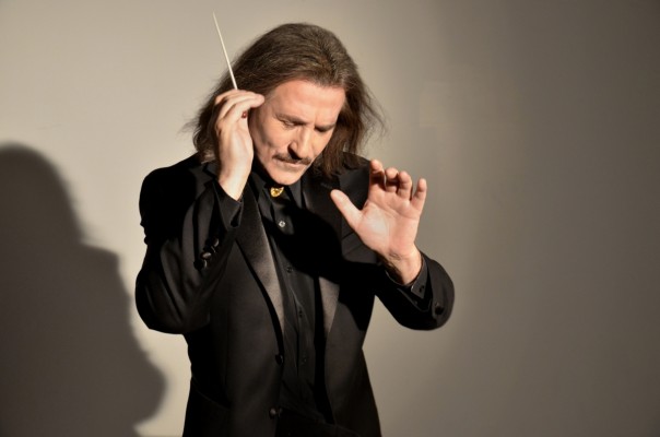 Luis Cobos y La Primitiva de Llíria protagonizarán un concierto solidario en el Palau 