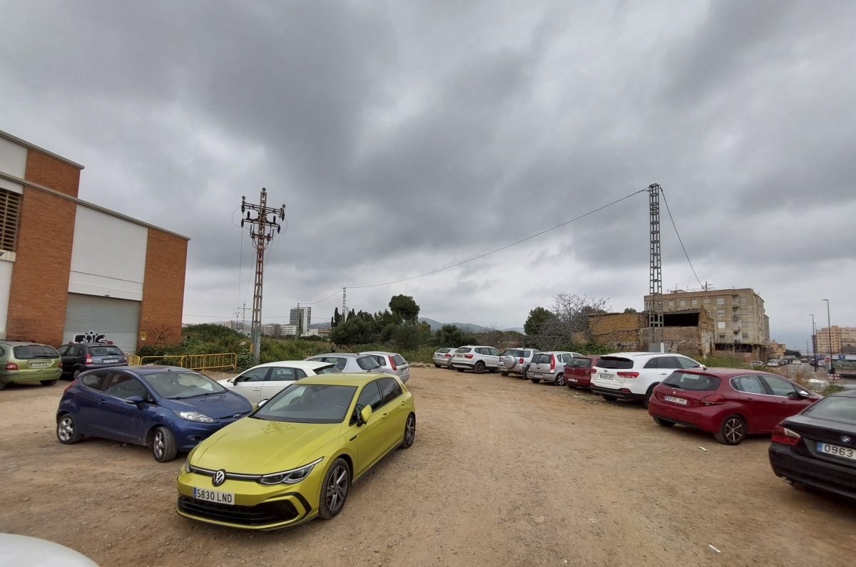 Terrenos donde se construirá el parking de la estación tras completar todas las fases.