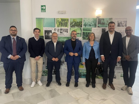 Relaño, García Toral y Senna abordan el éxito del Villarreal en las 'Conferencias Blancas' de la Uned