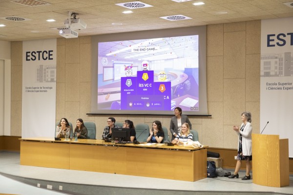 MicroMón conciencia a 133 estudiantes sobre el problema de las bacterias resistentes a los antibióticos