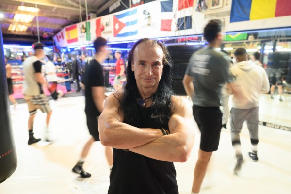 Benja, un forzudo de 60 años