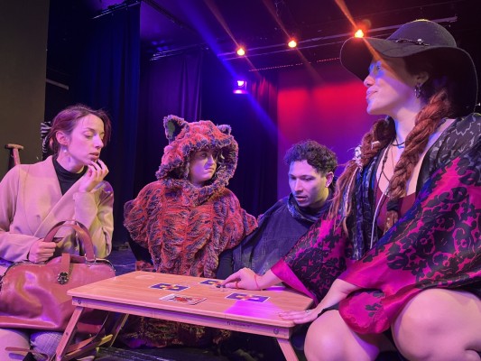 ‘(Re)Querer’: teatro para reírse del amor moderno y la astrología