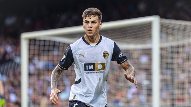 Enzo Barrenechea fuerza y entra en la convocatoria 