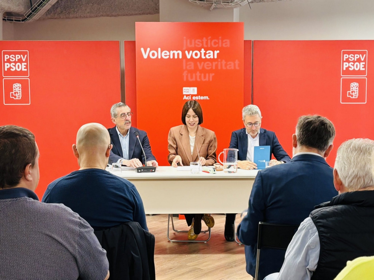 José María Ángel, Diana Morant y Arcadi España en una reunión con alcaldes