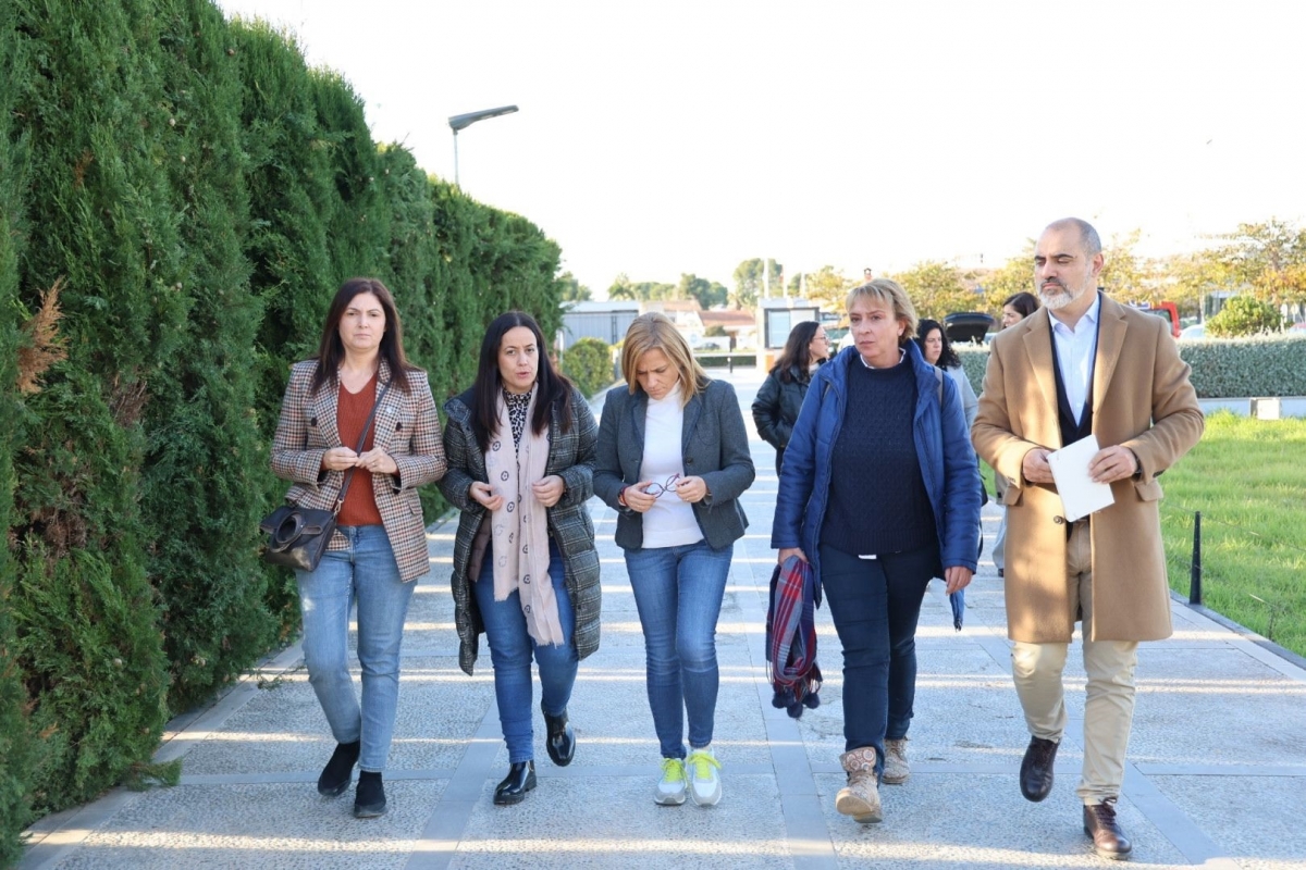 Las alcaldesas de Paiporta, Catarroja y Benetússer entrando al Cecopi