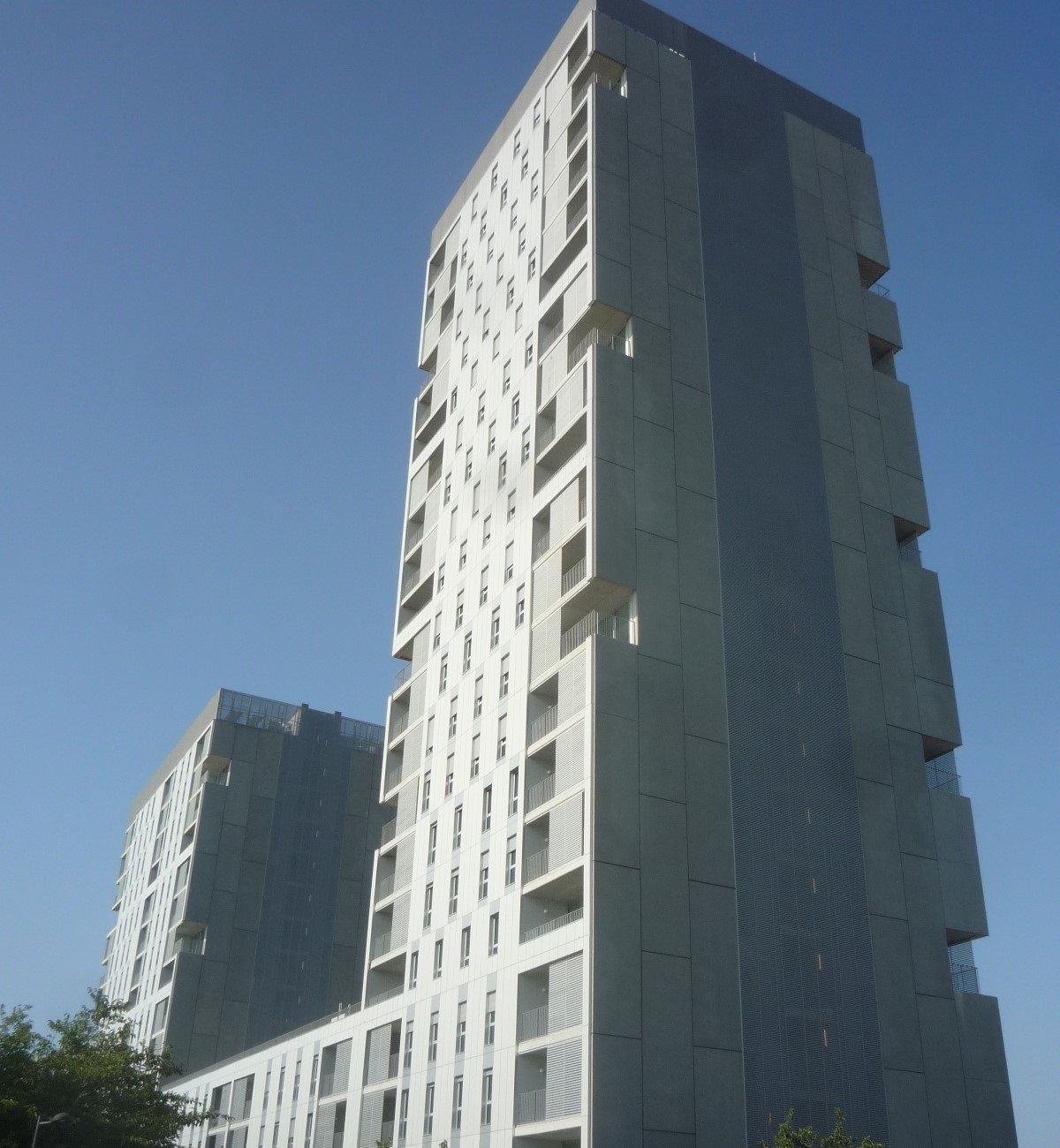El edificio de La Torre acoge a 70 familias que perdieron su hogar en la dana