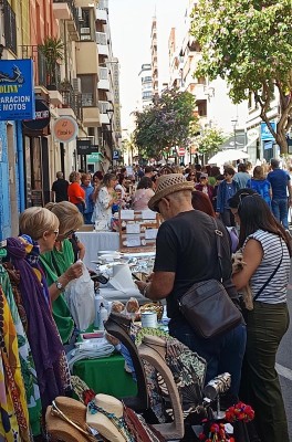 La zona Quintana conquista con su gran fiesta de la primavera para dinamizar el comercio de proximidad