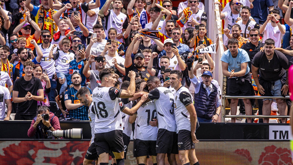 El Valencia, colista tras la primera vuelta y salvado a tres jornadas, sueña con Europa