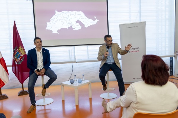 Giménez Gallo y el alcalde de La Línea estrechan lazos y analizan los retos del futuro de sus municipios 