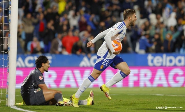 Cedidos Valencia CF: Alberto Marí marca y firma media salvación con el Zaragoza