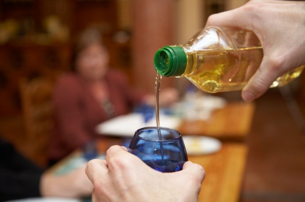 El Gobierno no activará la retirada de aceite de oliva para esta campaña