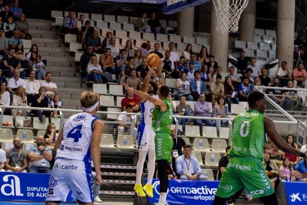 El HLA Alicante salva la temporada con la permanencia tras un inicio catastrófico