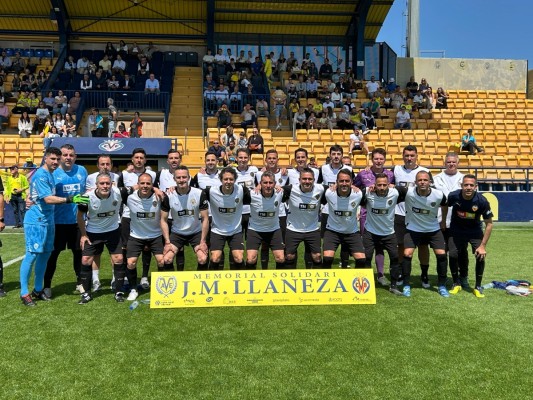 Las Leyendas del Valencia CF y del Villarreal CF empatan a emotividad en el I Memorial José Manuel Llaneza