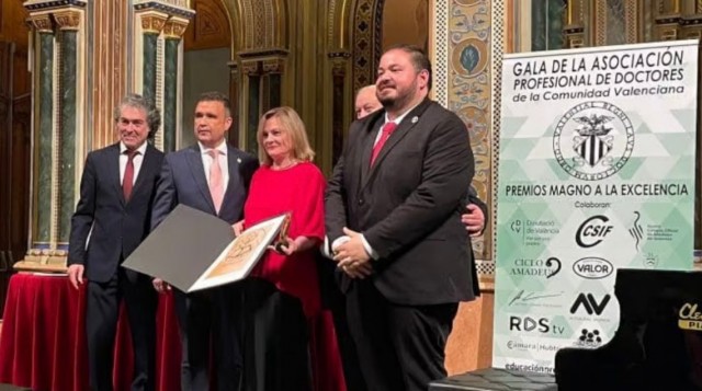 Valencia celebra la II Gala de los Doctores con un emotivo homenaje a la excelencia académica